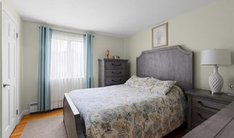 6 Varnum Ave, Bristol, RI 02809