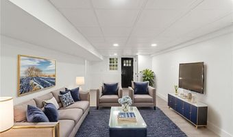 1575 MIDDLE Rd, East Greenwich, RI 02818