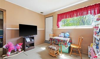 35 N Long St, Johnston, RI 02919