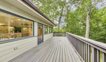 8806 FOX HILLS Trl, Potomac, MD 20854