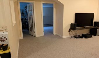 99 Yankee Ave, Bangor, ME 04401