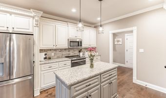 14772 Wildwood Dr, Athens, AL 35613