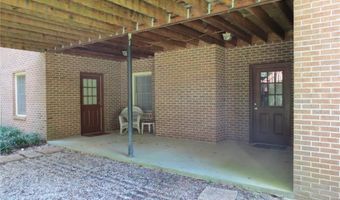 220 Lantern Ridge Ct, Alpharetta, GA 30009