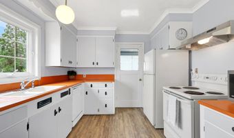 15 AUBURN Ave, Astoria, OR 97103