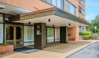 4390 LORCOM Ln #102, Arlington, VA 22207