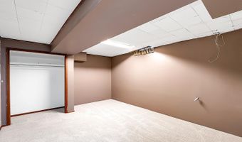 6222 Danbury St, Bel Aire, KS 67220