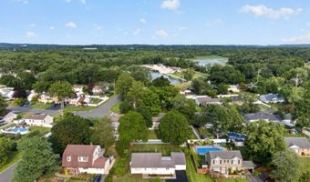10 Frances Rd, Bayonne, NJ 07035