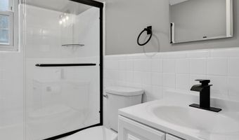 2026 N VERMONT St 301, Arlington, VA 22207