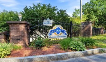3 Queens Rd 211, Attleboro, MA 02703