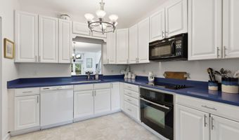 2102 CHESAPEAKE HARBOUR Dr E, Annapolis, MD 21403