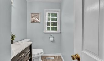 9 Arapaho Rd, Brookfield, CT 06804