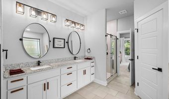 2 Stanhope Ln, Bella Vista, AR 72715