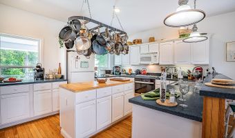 62 Meridian Rd, Beaufort, SC 29907