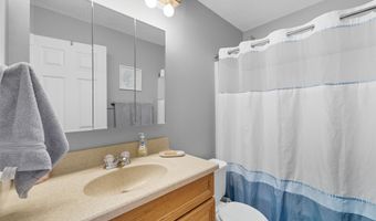 1028 7th St NW, Altoona, IA 50009