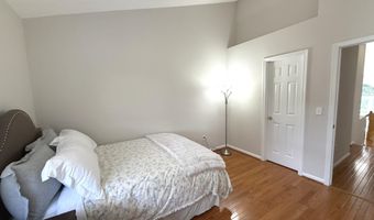 5287 BALLYCASTLE Cir, Alexandria, VA 22315