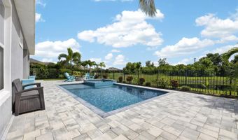 7322 PARADISO Dr, Apollo Beach, FL 33572