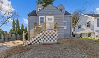 18 Heath St, East Providence, RI 02915