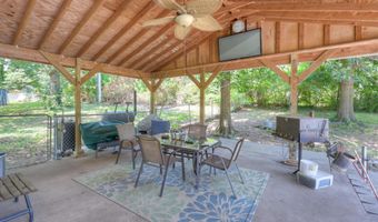 880 Oak Crst, Baxter Springs, KS 66713