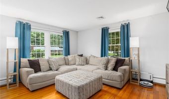 26 Ferncrest Dr, Cumberland, RI 02864