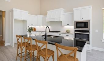 1 Nairn Ln, Bella Vista, AR 72715