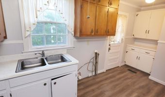 824 MAPLEWOOD Ave, Anniston, AL 36207