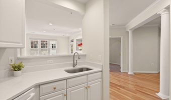 1321 N ADAMS Ct 201, Arlington, VA 22201