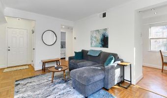 1113 N PITT St #1A, Alexandria, VA 22314