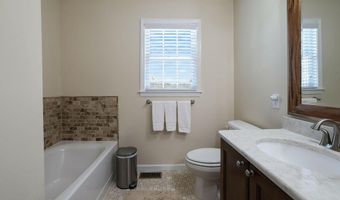 214 Iroquois Ave, Beach Haven, NJ 08008
