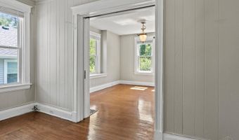 6717 Bramble Ave, Cincinnati, OH 45227