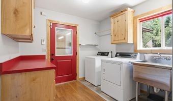 125 Cottage Ln, Bonners Ferry, ID 83805