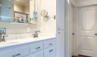 105 Valderrama Dr, Benton, AR 72015