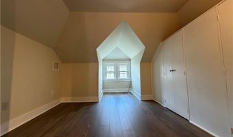 8 Champlin St, Newport, RI 02840
