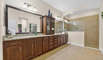 6903 Crestpoint Dr, Apollo Beach, FL 33572