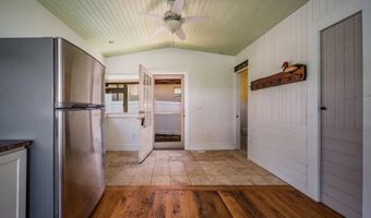 9 First Ave, Branford, CT 06405