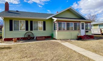 406 3rd Ave SW, Bowman, ND 58623
