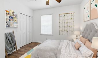 520 Bookter St, Bay St. Louis, MS 39520