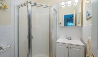 12 Sarah Ct, Amityville, NY 11701