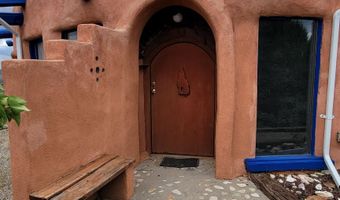 110 Los Rios Rd, Arroyo Hondo, NM 87513