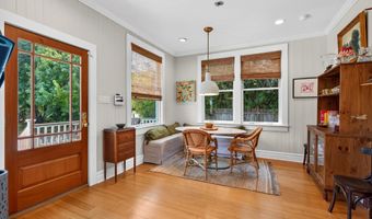 241 Washington St, Bay St. Louis, MS 39520