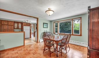 6 Woodlawn Dr, Cromwell, CT 06416