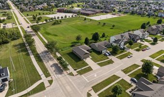 805 NW Reinhart Dr, Ankeny, IA 50023