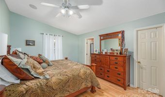 32 Foxberry Dr, Arden, NC 28704