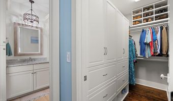 10 Hayek St, Beaufort, SC 29907