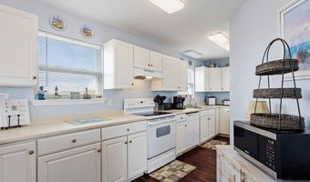 6 Kingfish St, Alligator Point, FL 32346