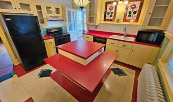 320 S 9TH St, Akron, PA 17501