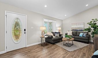 1329 Westbrooke Terrace Dr, Ballwin, MO 63021