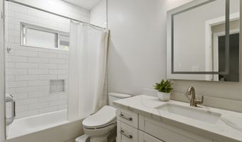 5633 Kanau St, Honolulu, HI 96821
