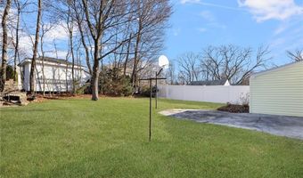 17 Loring St, Cranston, RI 02920