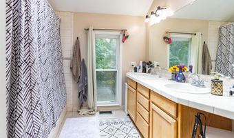 1193 Seneca St, Adrian, MI 49221