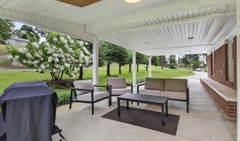 379 NE Morningside Ln, Abingdon, VA 24210